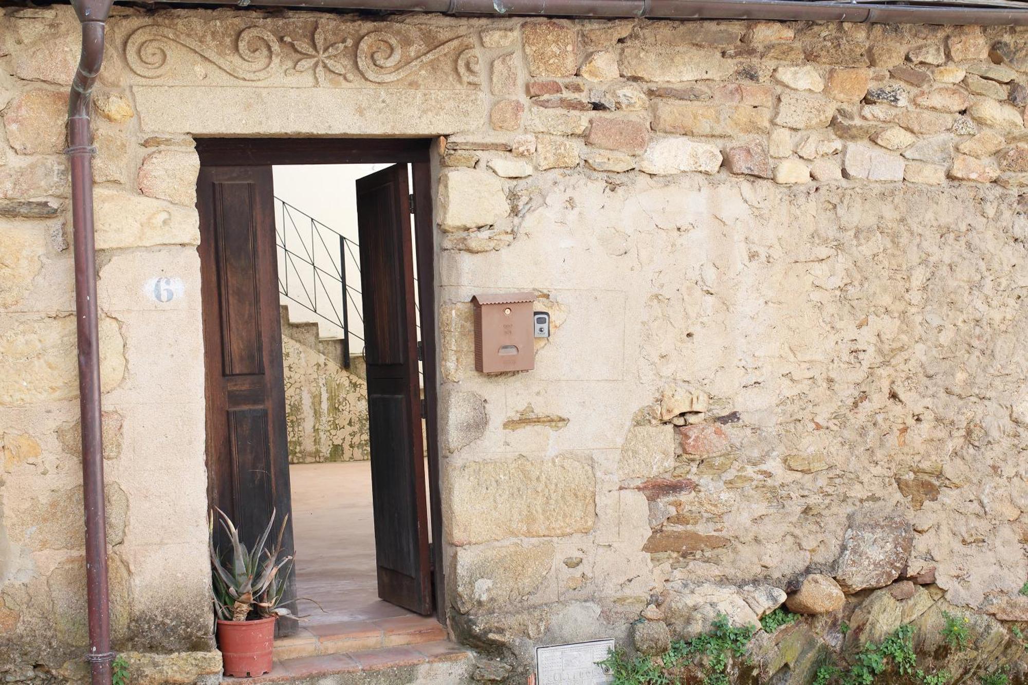 La Grulla Gris Guest House Perales del Puerto ภายนอก รูปภาพ
